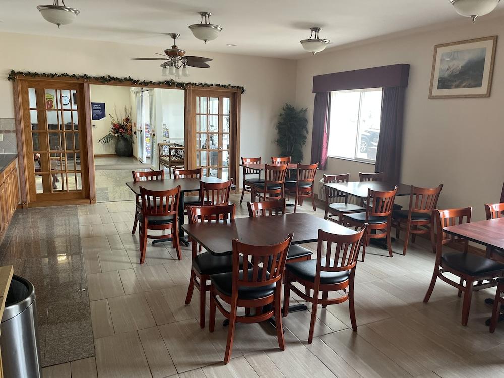 מלון Super 8 By Wyndham סאלינה מראה חיצוני תמונה