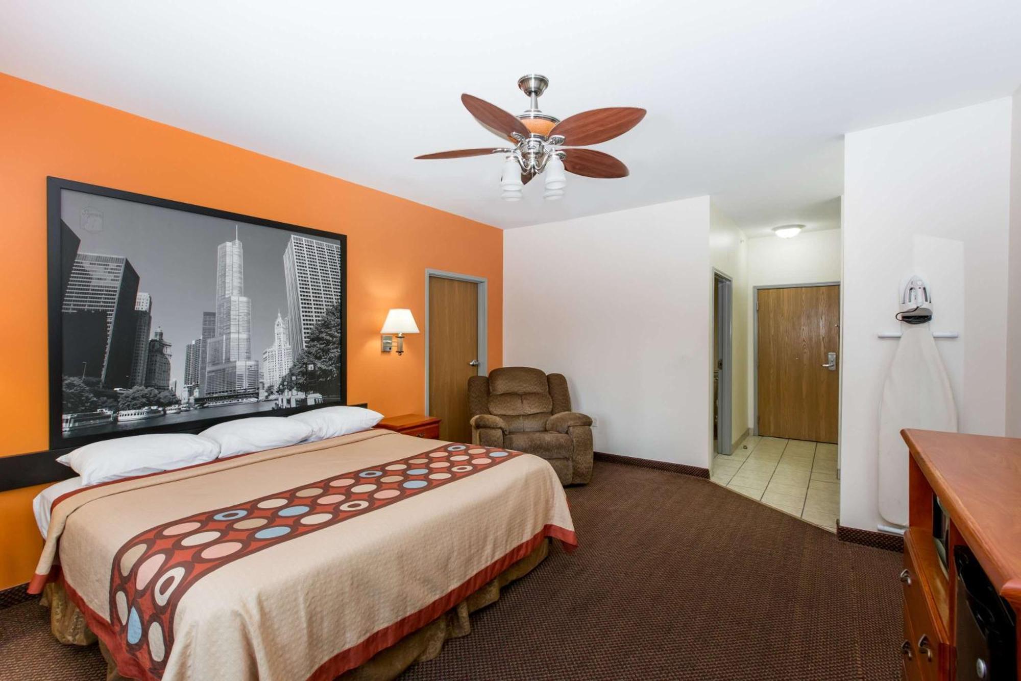 מלון Super 8 By Wyndham סאלינה מראה חיצוני תמונה